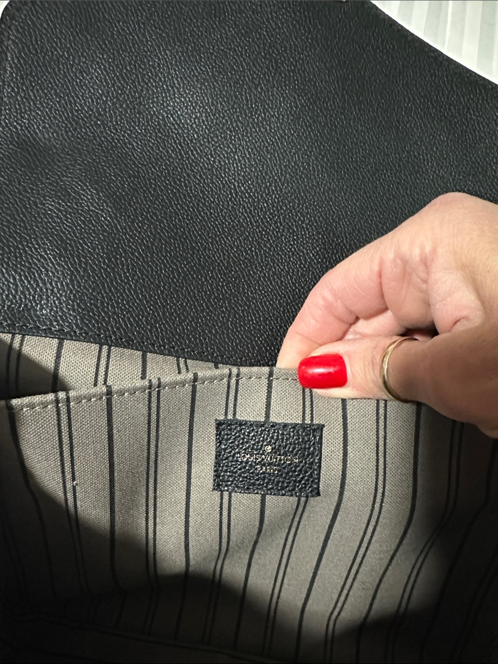 Louis Vuitton Black Monogram Empreinte Shoulder Pochette Metis Noir - Picture 14 of 17